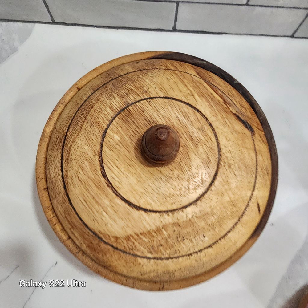 Handcrafted Rustic Bowl with Lid. Large - Picture 7 of 9